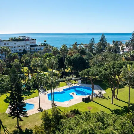 Apartment Vista Mar Y Piscina En Puerto Banus Marbella