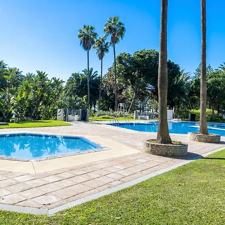 Vista Mar Y Piscina En Puerto Banus Apartment