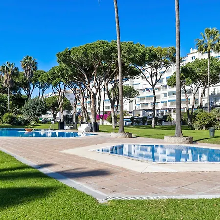 Apartment Vista Mar Y Piscina En Puerto Banus Marbella