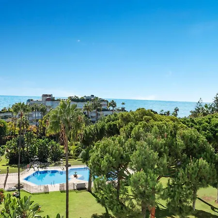 Vista Mar Y Piscina En Puerto Banus Apartment